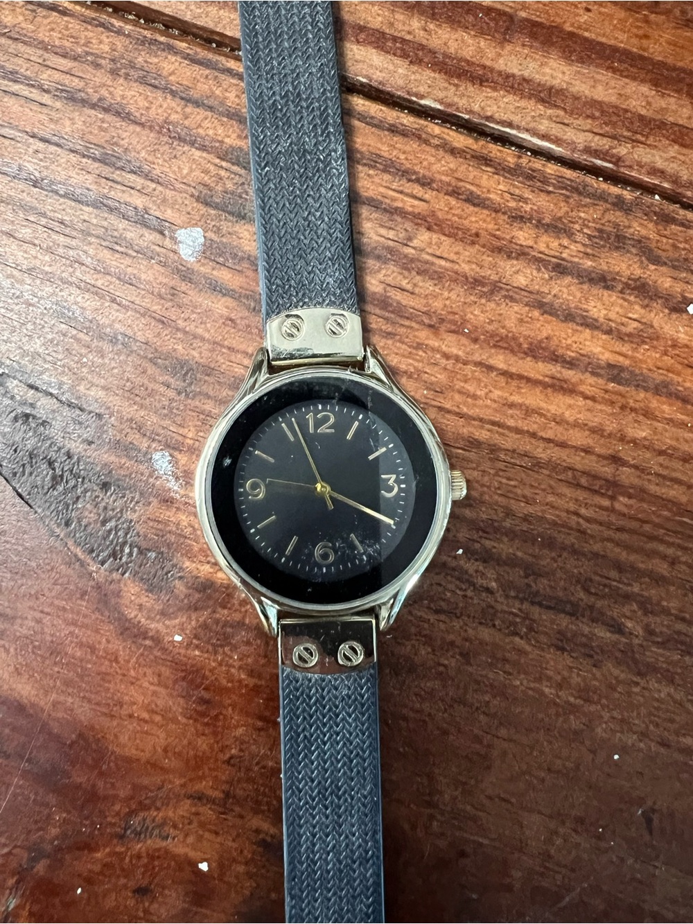 Classic Round Black Dial Watch with Black Strap